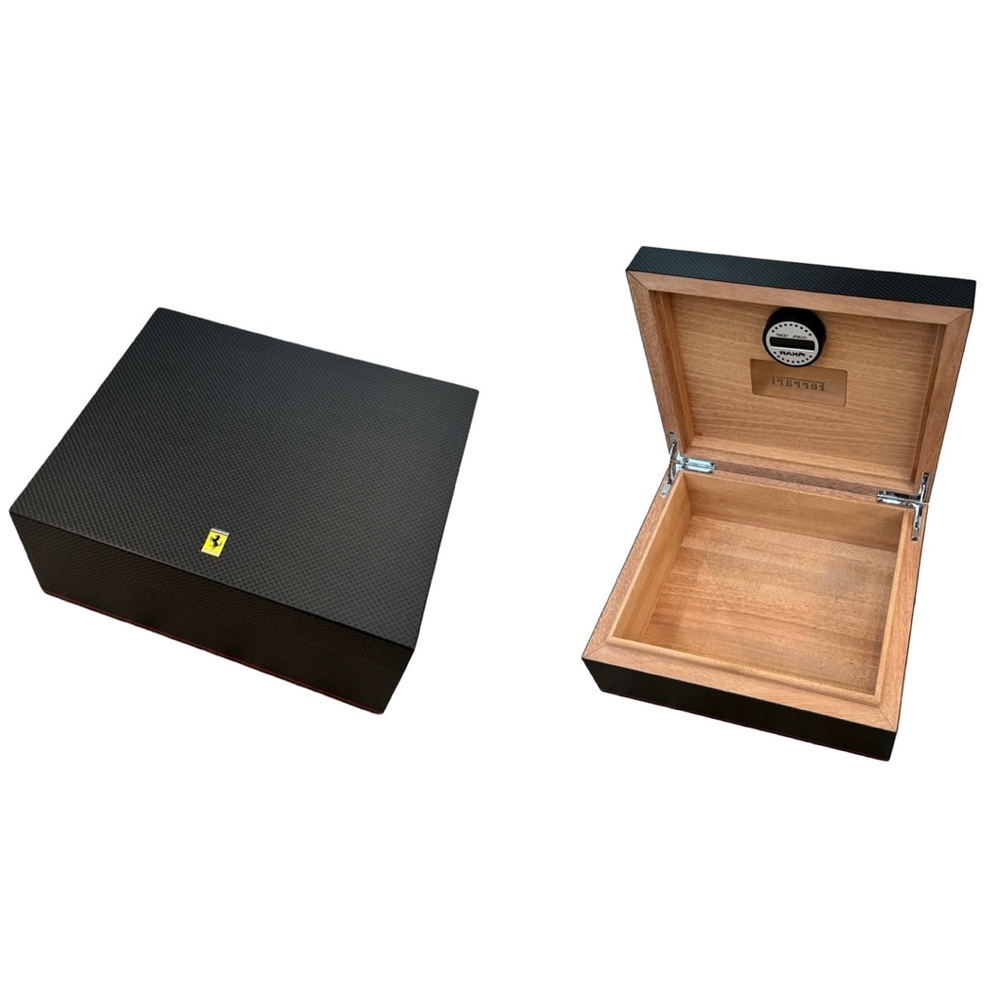 Ferrari Cigar Humidor - Wooden Box Carbon Look - Official
Owner's Accessory